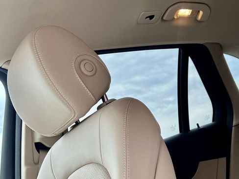 Used 2022 Mercedes-Benz GLC 300 4MATIC image 18