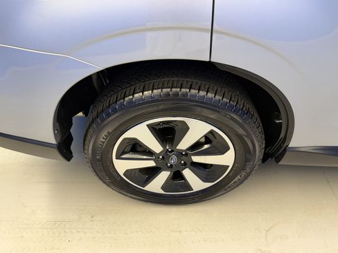 Used 2018 Subaru Forester 2.5i Premium AWD/4WD image 8