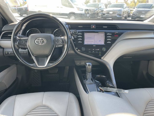 Used 2020 Toyota Camry SE w/ Convenience Package FWD image 12