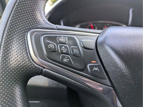 Used 2021 Chevrolet Equinox LT image 19