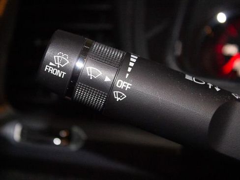 Used 2013 GMC Acadia SLT image 29