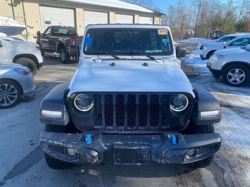 Used 2023 Jeep Wrangler Unlimited w/ Cold Weather Group image 3