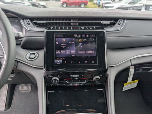 New 2025 Jeep Grand Cherokee Laredo X image 13