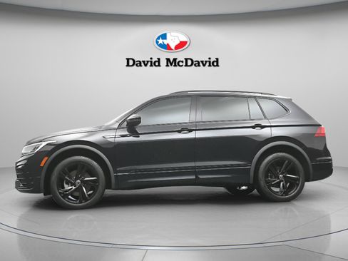 Used 2023 Volkswagen Tiguan SE R-Line image 33