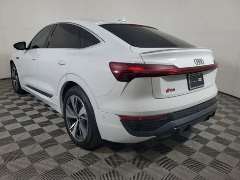 Used 2024 Audi Q8 e-tron Premium Plus w/ Premium Plus Package AWD/4WD image 4