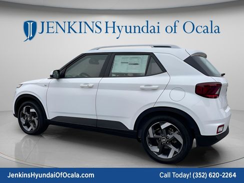 New 2026 Hyundai Venue SEL FWD image 10