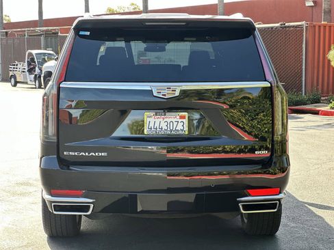 Used 2024 Cadillac Escalade ESV Luxury image 5