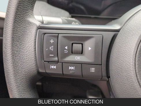 Used 2025 Nissan Kicks SV FWD image 17