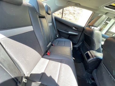 Used 2014 Toyota Camry SE w/ Moonroof Package FWD image 22