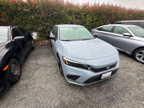 Used 2024 Honda Civic Sport image 2