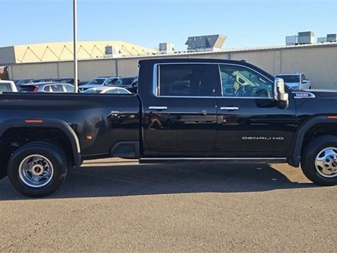 Used 2023 GMC Sierra 3500 Denali w/ Denali Ultimate Package image 9