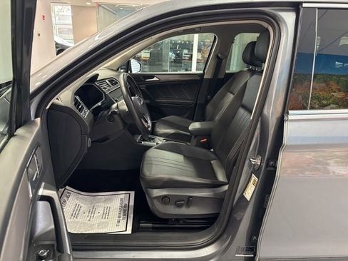 Used 2024 Volkswagen Tiguan SE image 23