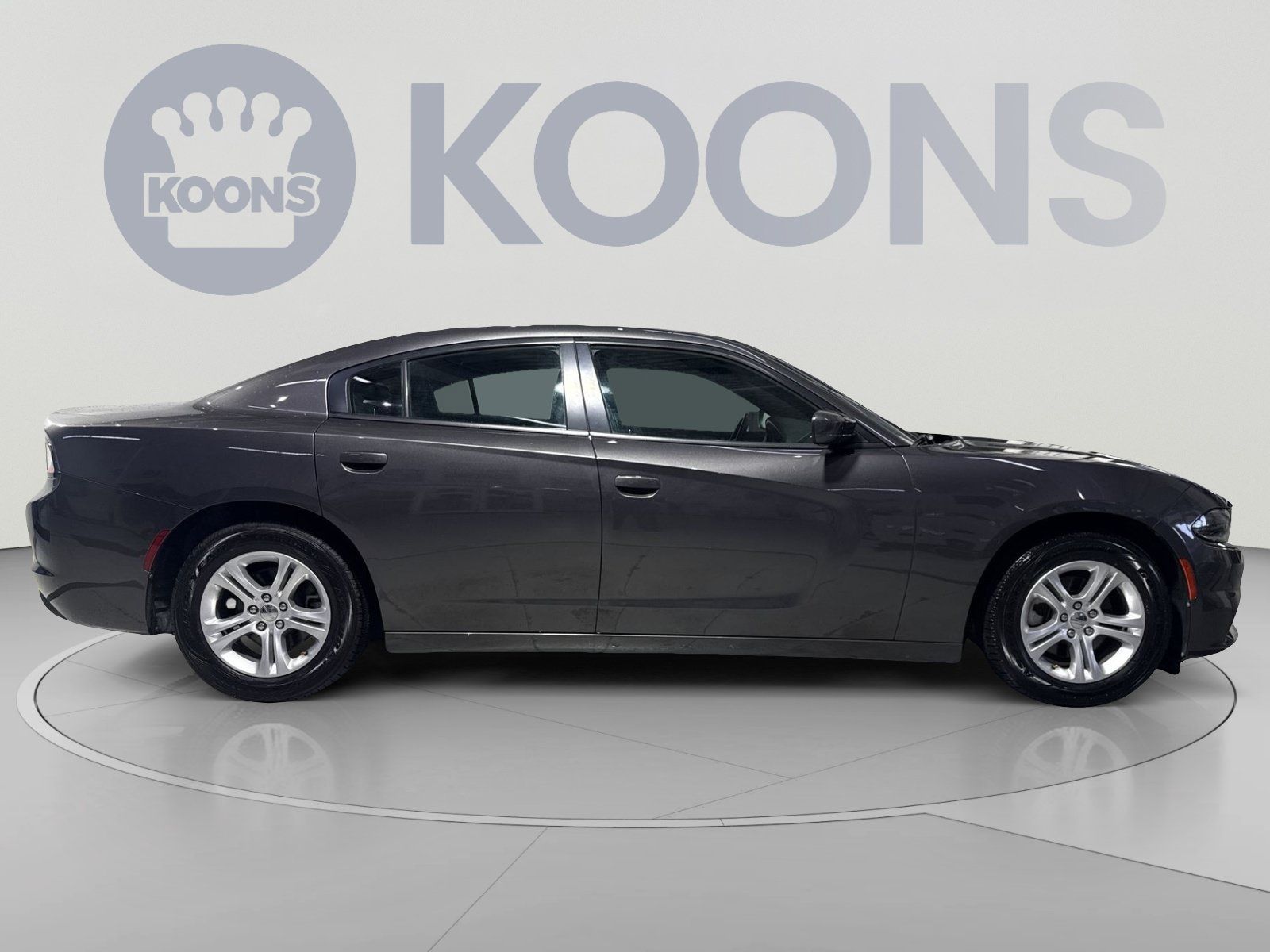 Used 2021 Dodge Charger SXT w/ Leather Interior Group RWD image 12