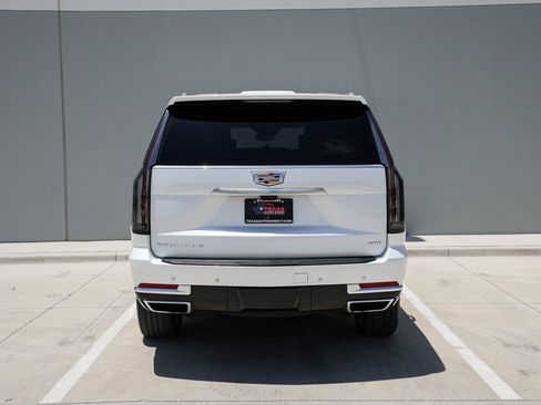 Used 2025 Cadillac Escalade Premium Luxury w/ LPO, Floor Liner Package AWD/4WD image 6