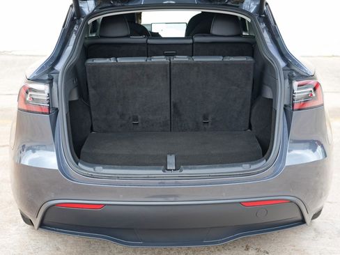 Used 2021 Tesla Model Y Long Range AWD/4WD image 9