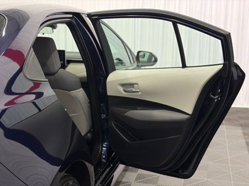 Used 2020 Toyota Corolla LE FWD image 17