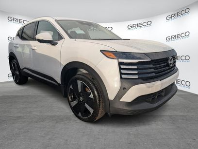 New 2025 Nissan Kicks SR w/ Illumination Package