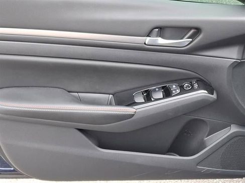 Certified 2024 Nissan Altima 2.0 SR image 13