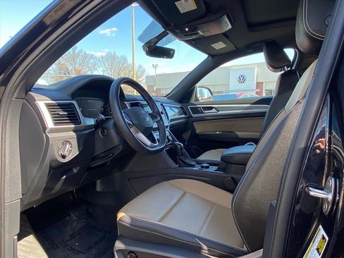 Certified 2023 Volkswagen Atlas Cross Sport SE w/ Panoramic Sunroof Package image 13