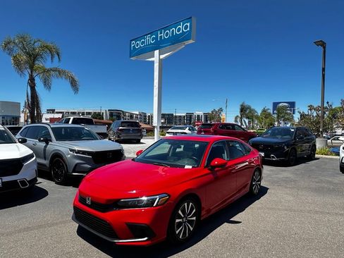 Used 2024 Honda Civic EX image 2