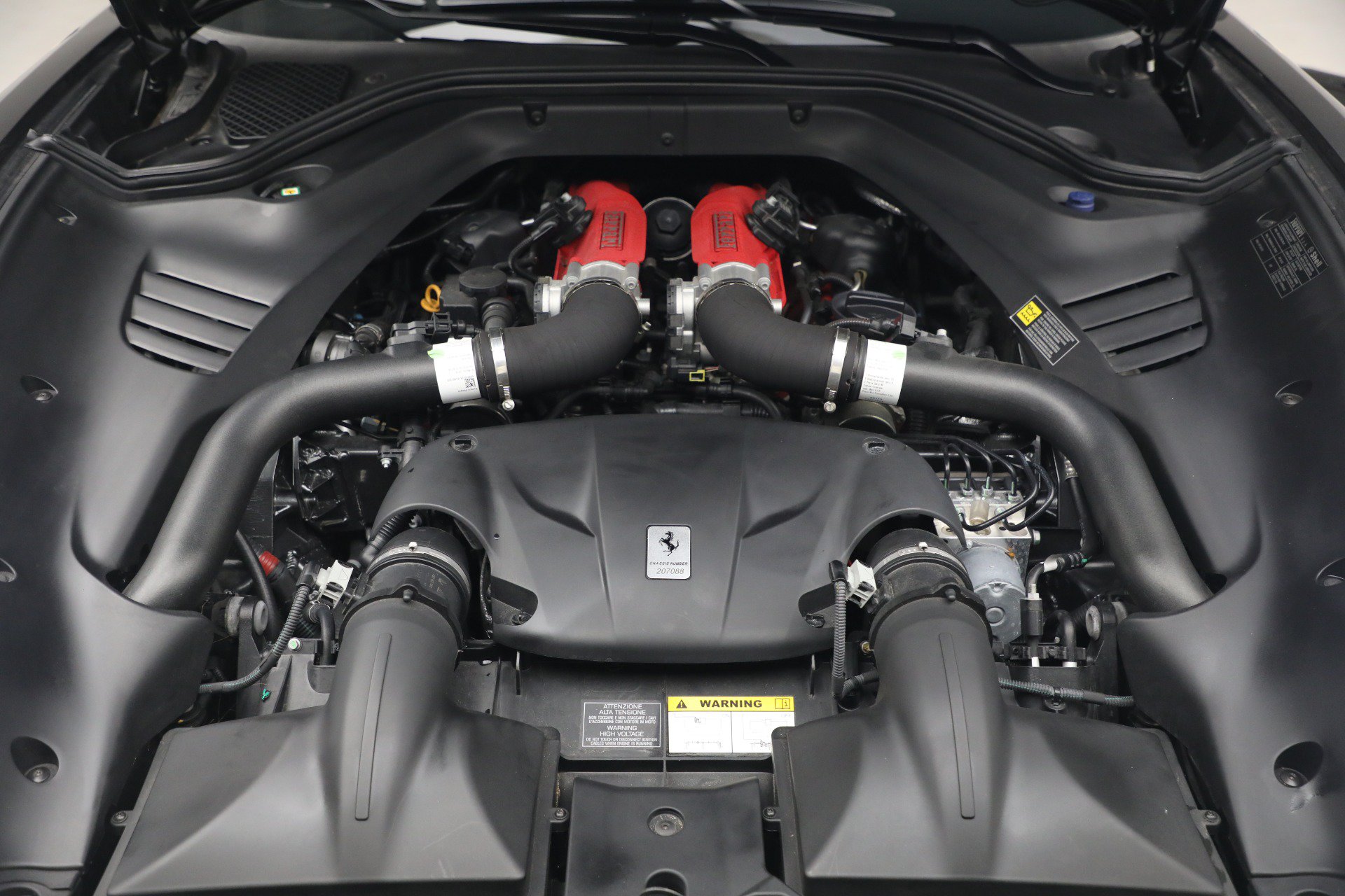 Certified 2015 Ferrari California T RWD image 30