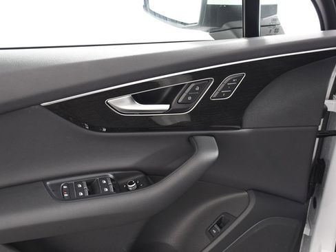 Used 2025 Audi Q7 2.0T Premium image 15