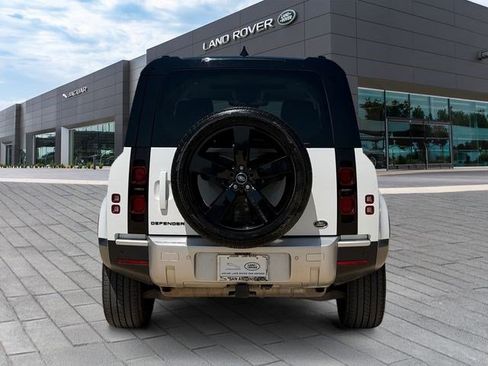 Used 2022 Land Rover Defender 110 S AWD/4WD image 4