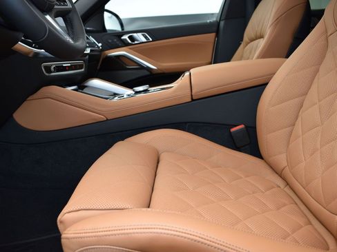 New 2026 BMW X6 xDrive40i w/ Climate Comfort Package image 13