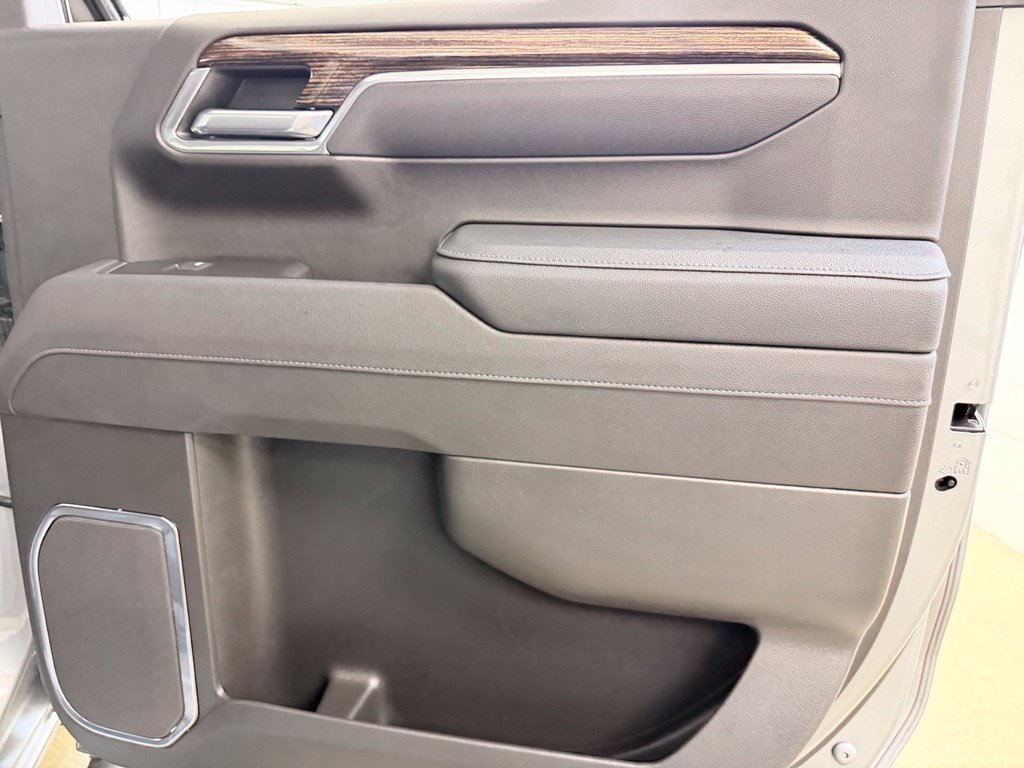 Used 2025 GMC Sierra 1500 Elevation AWD/4WD image 32