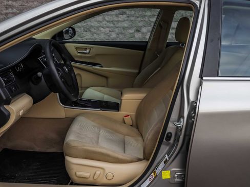 Used 2015 Toyota Camry LE image 24