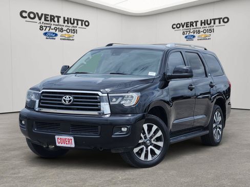 Used 2018 Toyota Sequoia SR5 RWD image 1