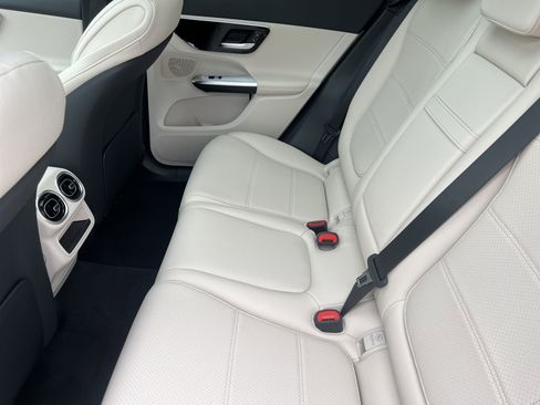 Certified 2025 Mercedes-Benz GLC 300 image 28