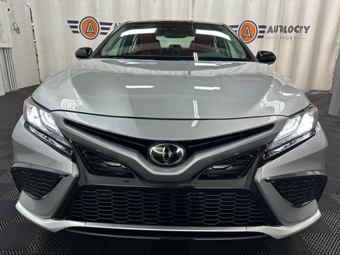 Used 2024 Toyota Camry XSE FWD image 3