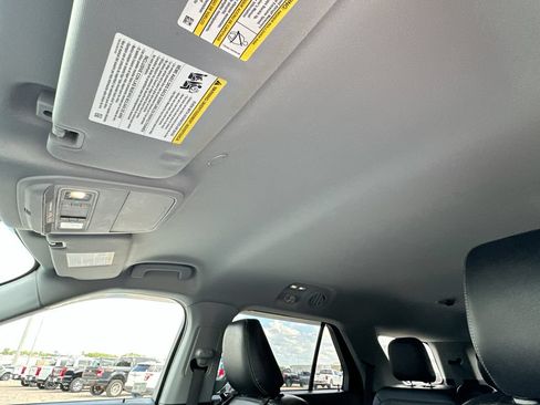 Used 2020 Ford Explorer XLT w/ Equipment Group 202A RWD image 11