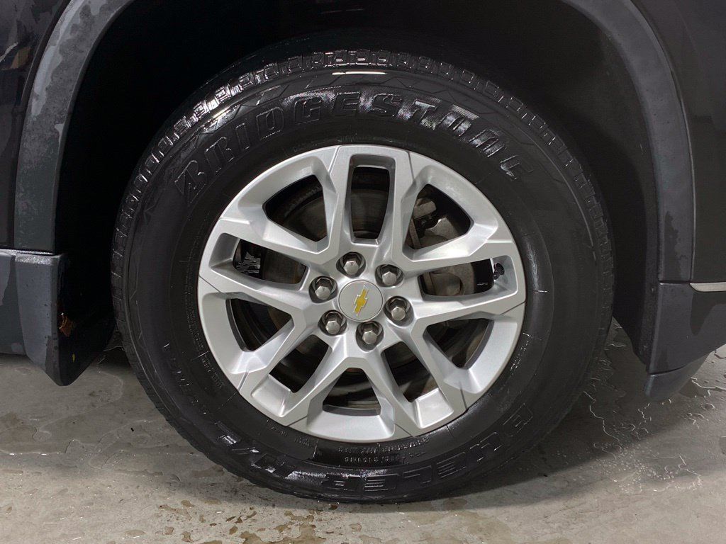 Used 2020 Chevrolet Traverse LT w/ LPO, Floor Liner Package AWD/4WD image 12