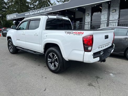Used 2019 Toyota Tacoma TRD Sport w/ Technology Package image 3