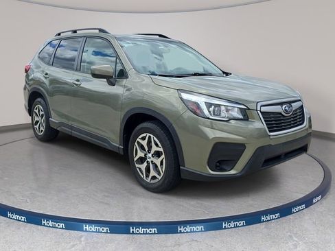 Used 2019 Subaru Forester Premium w/ All-Weather Package AWD/4WD image 4