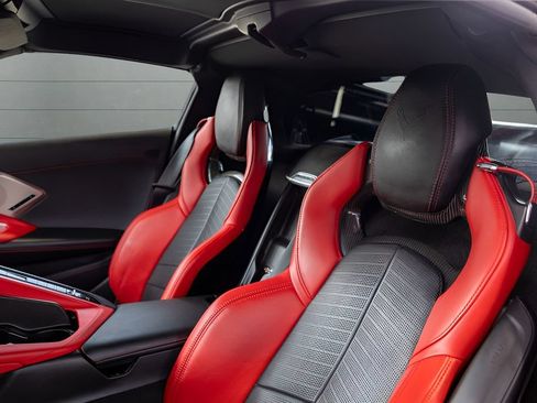 Used 2020 Chevrolet Corvette Stingray Preferred Cpe w/ 2LT Preferred Equipment Group RWD image 2