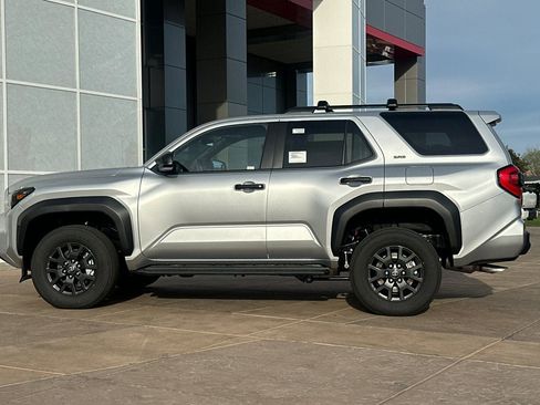 New 2026 Toyota 4Runner SR5 image 7
