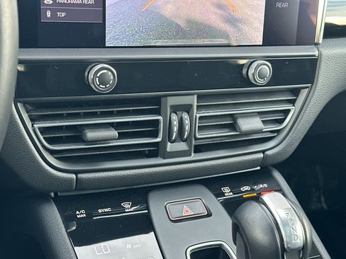 Certified 2025 Porsche Macan image 23