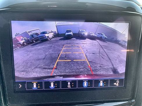 Certified 2020 Chevrolet Traverse LT w/ LT Premium Package AWD/4WD image 15