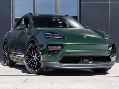 New 2025 Porsche Macan Electric image 54