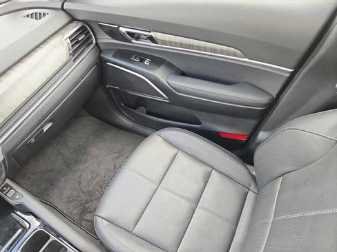 Used 2024 Kia Telluride SX w/ Towing Package image 29