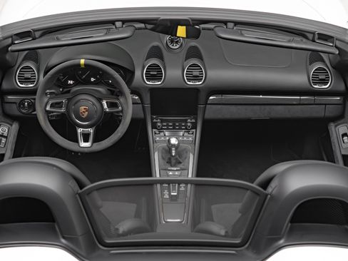 Used 2020 Porsche 718 Boxster Spyder RWD image 2