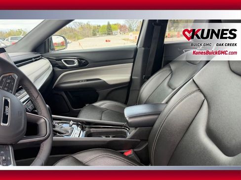 Used 2025 Jeep Compass Limited AWD/4WD image 6