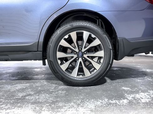Used 2017 Subaru Outback 2.5i Limited image 11