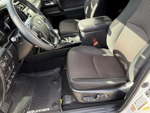 Used 2019 Toyota 4Runner TRD Off-Road AWD/4WD image 10