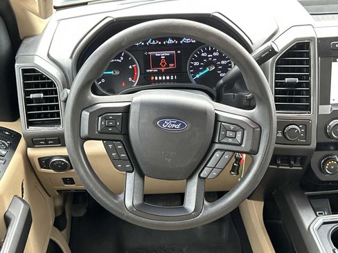 Used 2019 Ford F250 XLT w/ XLT Premium Package AWD/4WD image 14