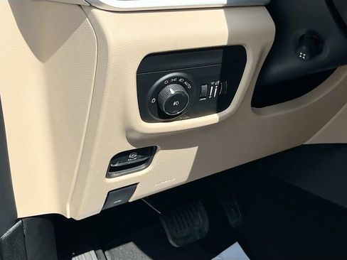 New 2026 Jeep Grand Cherokee L Limited image 10