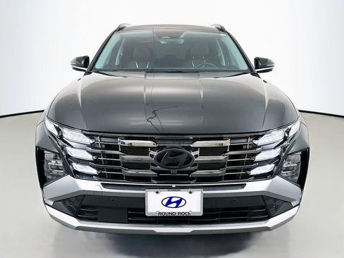 Certified 2025 Hyundai Tucson Limited FWD image 2